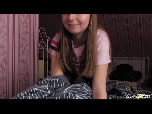 ❤️ Blondie na-aṅụ BFF ya nke ukwuu wee nweta ọnụ n'ọnụ ya ❤️ Mmekọahụ mara mma na%ig.sexvideogif.ru